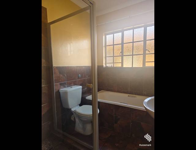 2 BEDROOM FLAT TO LET IN VAALPARK